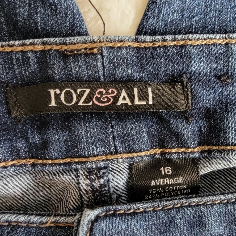Plus size jeans - Picture 3 of 3